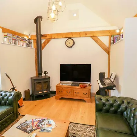Tom & Mary's Place