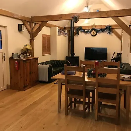 Tom & Mary's Place Holiday home *